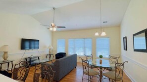 TV - Adorable 1BR condo at Magnolia North (Myrtle Beach)