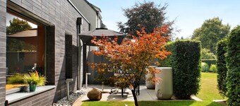 Moderno apartamento vacacional con terraza y jardín compartidos y wifi
