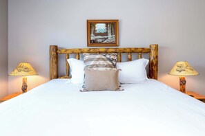 3 chambres, fer et planche à repasser, Wi-Fi, draps fournis