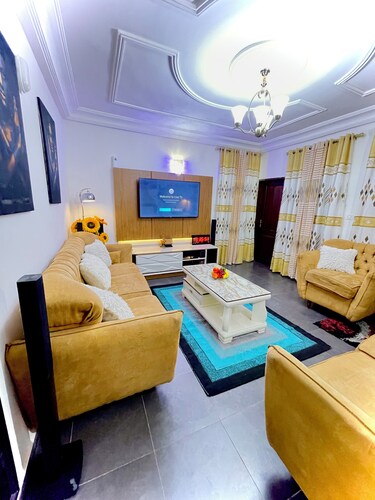 Charming house with WiFi and AC in awesome Yaounde