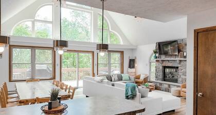 Lake View - Hot Tub - Game Room