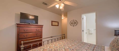 2 chambres, fer et planche à repasser, Wi-Fi, draps fournis