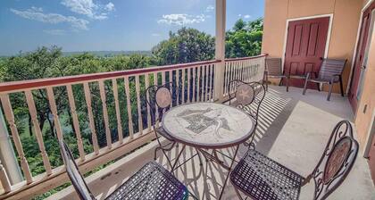 VG 206 Waterfront Oasis