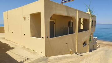 Studio | 1 bedroom, Internet