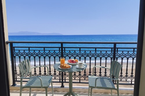 Beachfront Panorama Apart - Kythira Seaside Nest