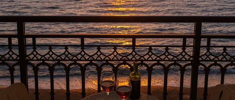 Studio | 1 bedroom, Internet