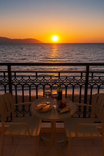 Beachfront Panorama Apartm - Kythira Seaside Gem