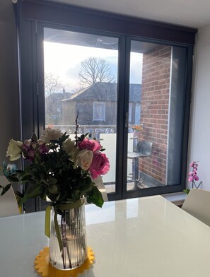 Interior -  2B1B Family friendly London Apartment  (London)