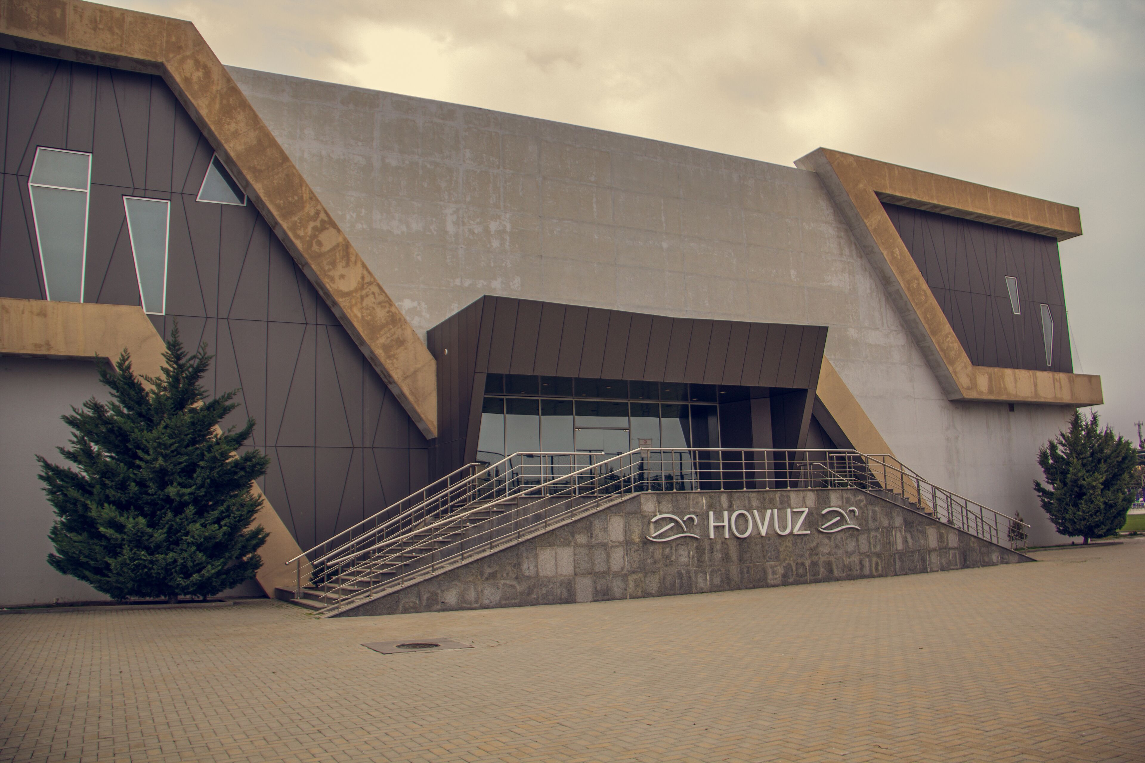 Vista frontal de la propiedad