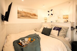 2 makuuhuonetta, Wi-Fi, vuodevaatteet