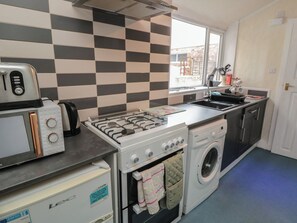 Keittoastiat/astiat/ruokailuvälineet