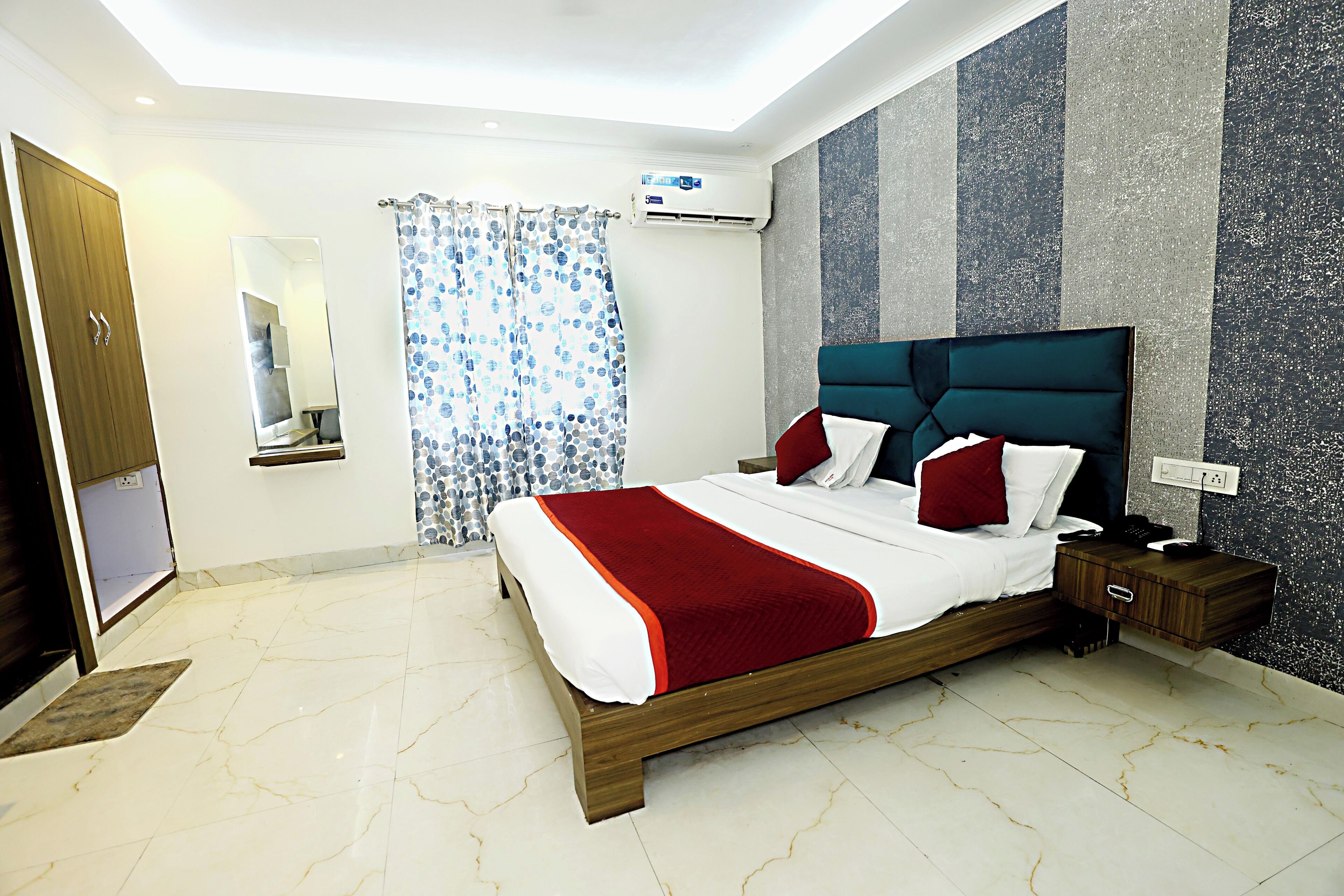 Photo - Hotel Ashok Palace