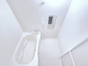 Hair dryer, towels, soap, toilet paper - Serviced Apartment SAKURA MEE 203, Sakura Mee, comfortable studio 37 ㎡, 13 min walk from Kumamoto Bus Terminal, free WiFi, car rental available (熊本市)