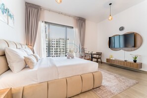 In-room safe, iron/ironing board, free WiFi, bed sheets - Steps Away from Town Square Park Studio, Minutes Drive to Butterfly Garden (Dubai)