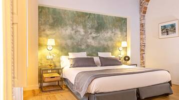 Appartement (2 Bedrooms) | 1 slaapkamer, een bureau, een strijkplank/strijkijzer, gratis wifi