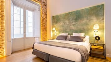 Apartment (2 Bedrooms) | 1 bedroom, desk, iron/ironing board, bed sheets