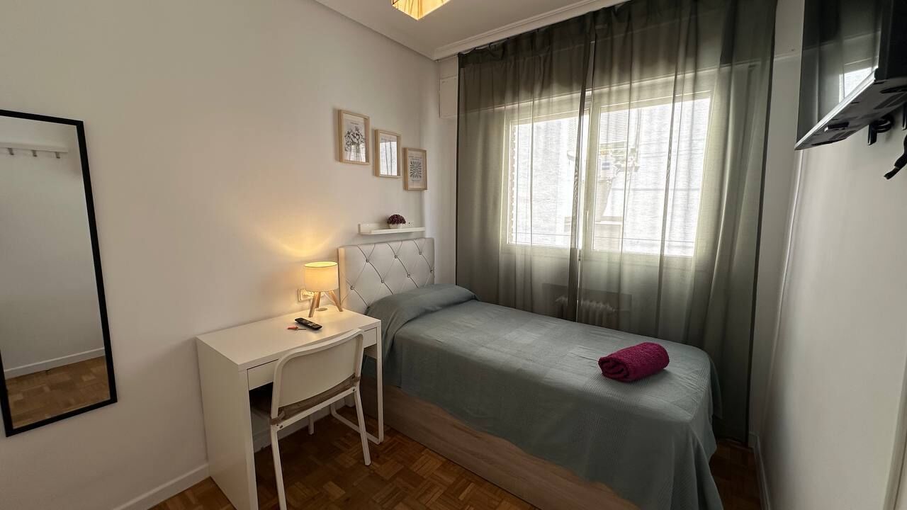 Single Room, Shared Bathroom | Desk, iron/ironing board, free WiFi