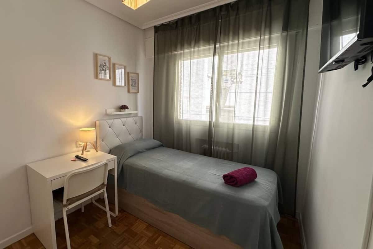 Single Room, Shared Bathroom | Desk, iron/ironing board, free WiFi