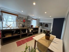 Fridge, oven, stovetop, coffee/tea maker - Refúgio do Nevoeiro (Apart. T1) (Levada Grande)