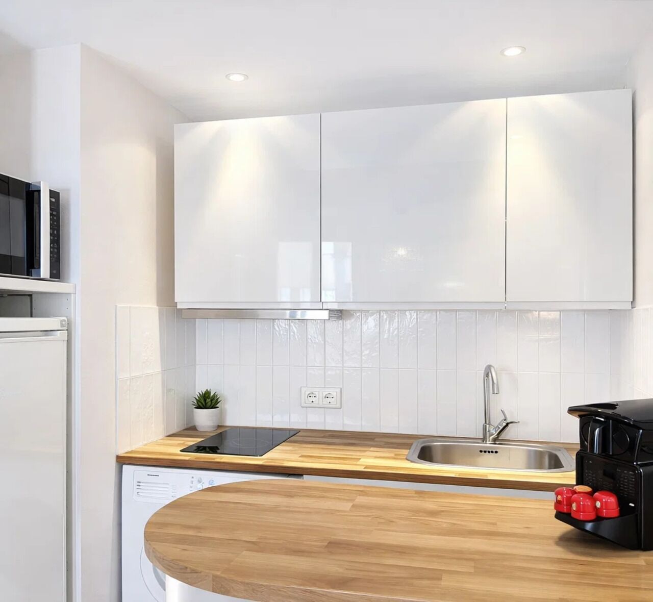 Superior-Apartment, Blick auf den Innenhof | Eigene Küche | Espressomaschine, Wasserkocher, Toaster, Gefrierschrank