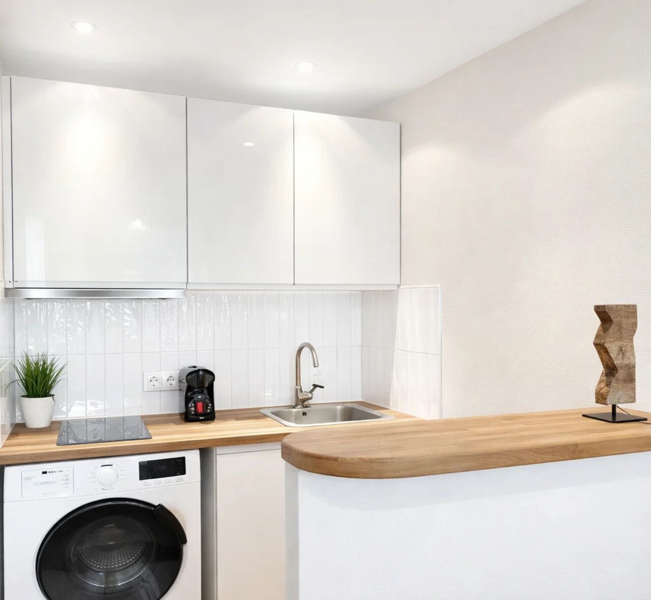 Superior-Apartment, Blick auf den Innenhof | Eigene Küche | Espressomaschine, Wasserkocher, Toaster, Gefrierschrank