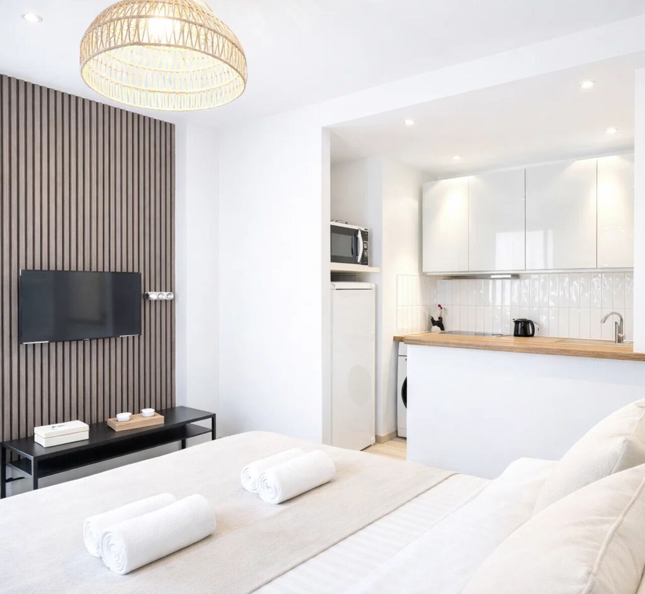 Superior Apartment, Courtyard View | Living area | 80-cm Smart TV with digital channels