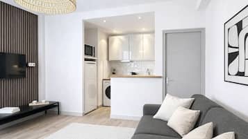 ์ํผ๋ฆฌ์ด ์ํํธ, ๋ง๋น ์ ๋ง | ๊ฑฐ์ค ๊ณต๊ฐ | ๋์งํธ ์ฑ๋ ์์ฒญ์ด ๊ฐ๋ฅํ 80cm ์ค๋งํธ TV