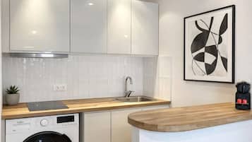 Superior-Apartment, Blick auf den Innenhof | Eigene Küche | Espressomaschine, Wasserkocher, Toaster, Gefrierschrank