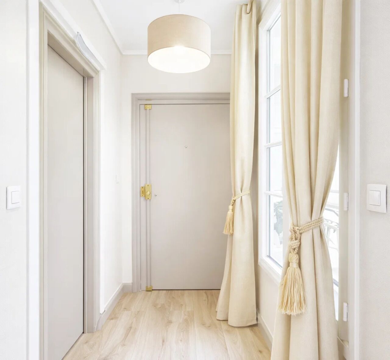 Superior Apartment, Courtyard View | Living area | 80-cm Smart TV with digital channels