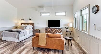 Mountain Escape Nestled in Quaint, Historic Mancos