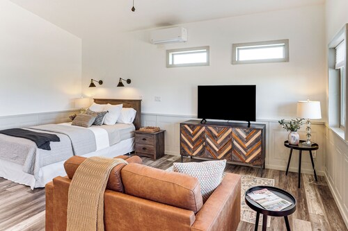 Mountain Escape Nestled in Quaint, Historic Mancos