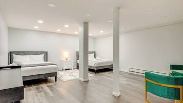 House (5 Bedrooms) | Interior