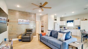 House (1 Bedroom) | Interior - 4 Mi to Rockport Beach Park: Home w/ Resort Perks (Rockport)