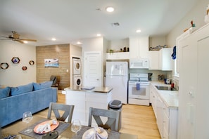 Interior - 4 Mi to Rockport Beach Park: Home w/ Resort Perks (Rockport)