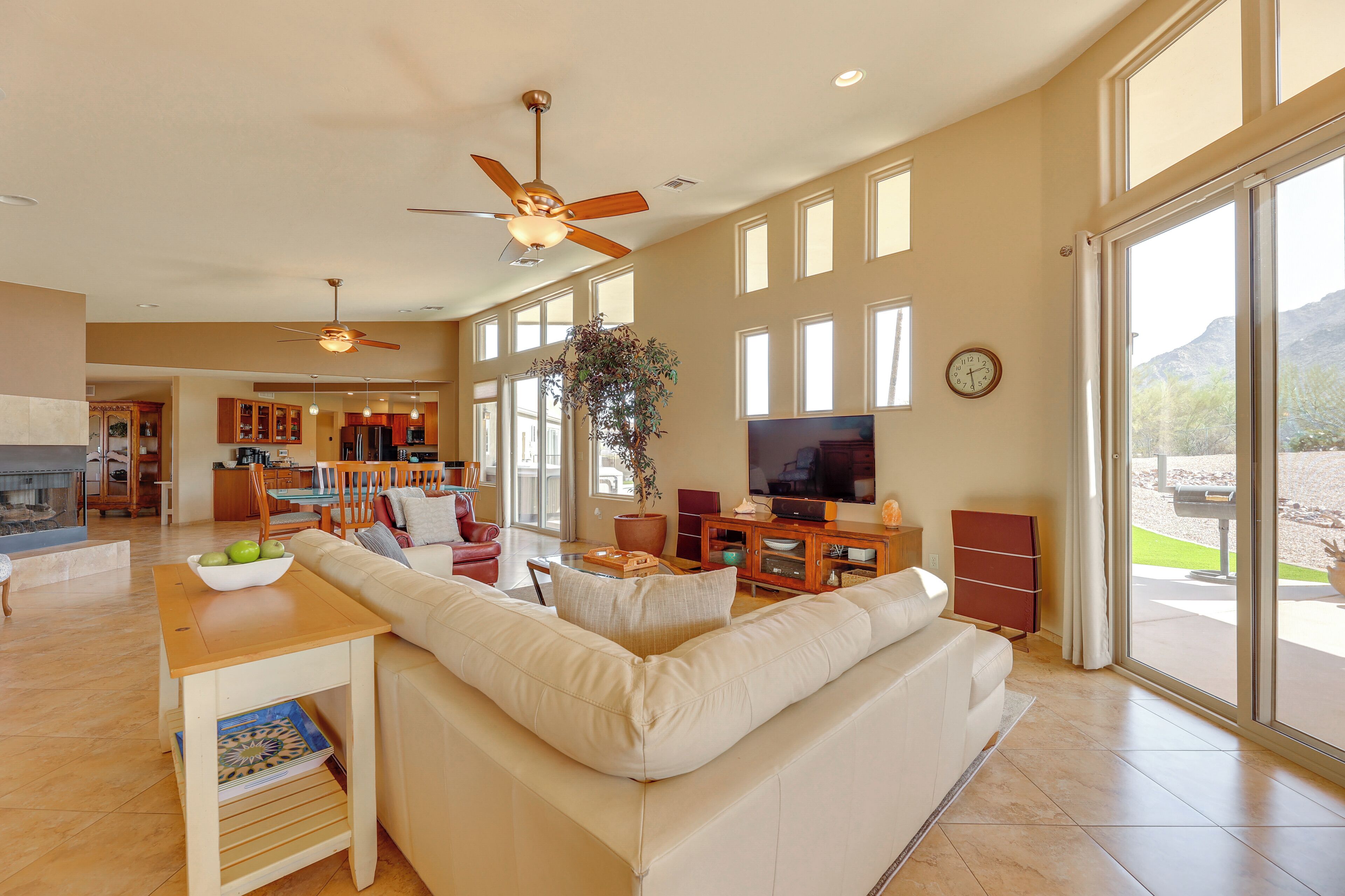 المنشأة من الداخل