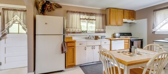 Pet-friendly Smithmill Retreat w/ Hunting On-site!