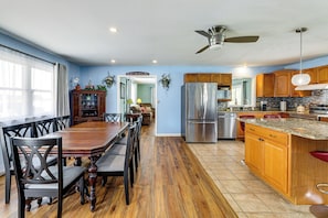 House (3 Bedrooms) | Interior