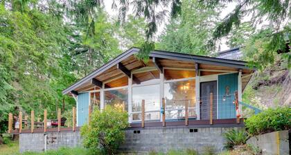 2 Blocks to Puget Sound Beach: Lummi Island Home