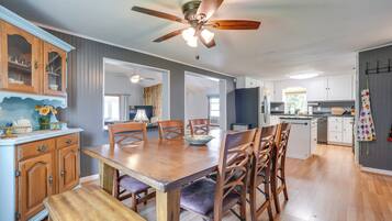 House (4 Bedrooms) | Interior