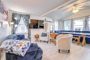 House (2 Bedrooms) | Interior