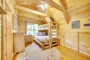 House (1 Bedroom) | Interior - 3 Mi to State Park & Lake: Broken Bow Cabin! (Broken Bow)