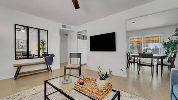 House (3 Bedrooms) | Interior