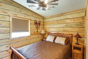 House (2 Bedrooms) | Interior - 10 Mi to Cooney State Park: Mtn-view Montana Haven (Roberts)