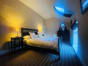 4 slaapkamers, een strijkplank/strijkijzer, wifi, beddengoed