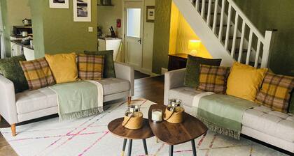 Lakeside Holiday Cottage on the shores of Lough Erne,4 Double Bedrooms,Sleeps 8
