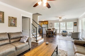 House (3 Bedrooms) | Interior - Riverfront Family Retreat w/ Yard in Saint Amant (Saint Amant)