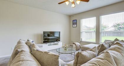 Covered Patio & Spacious Yard: Houston Area Home!