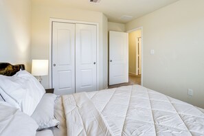 Interior - Covered Patio & Spacious Yard: Houston Area Home! (Humble)