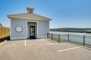Cottage (2 Bedrooms) | Interior - Walk to Marina: Lake Greenwood Retreat w/ Hot Tub (Greenwood)