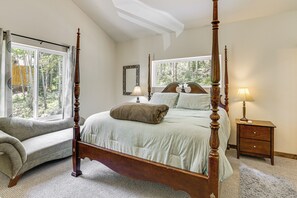 Apartment (2 Bedrooms) | Interior - Private Hot Tub & Mountain Views: Duplex in Salida (Monarch)